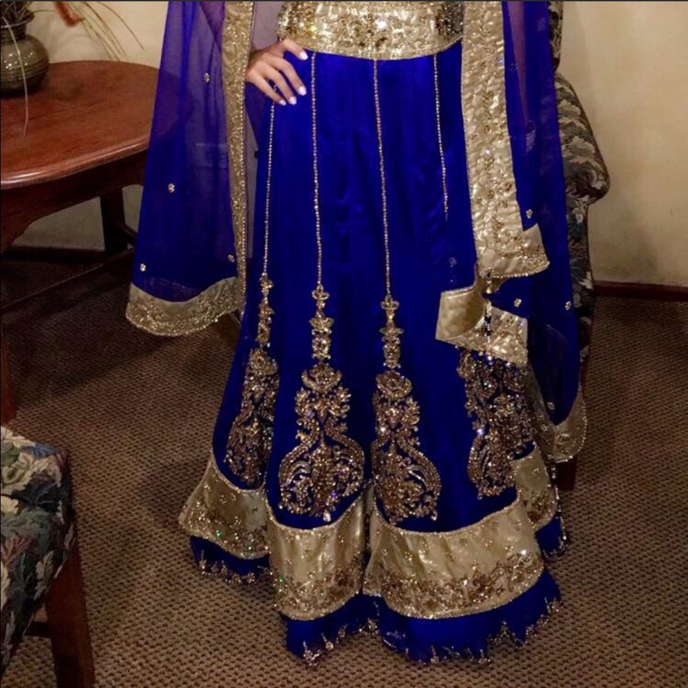 Palestinian Pakistani Thobe Dress Worn Once!!!! Gem